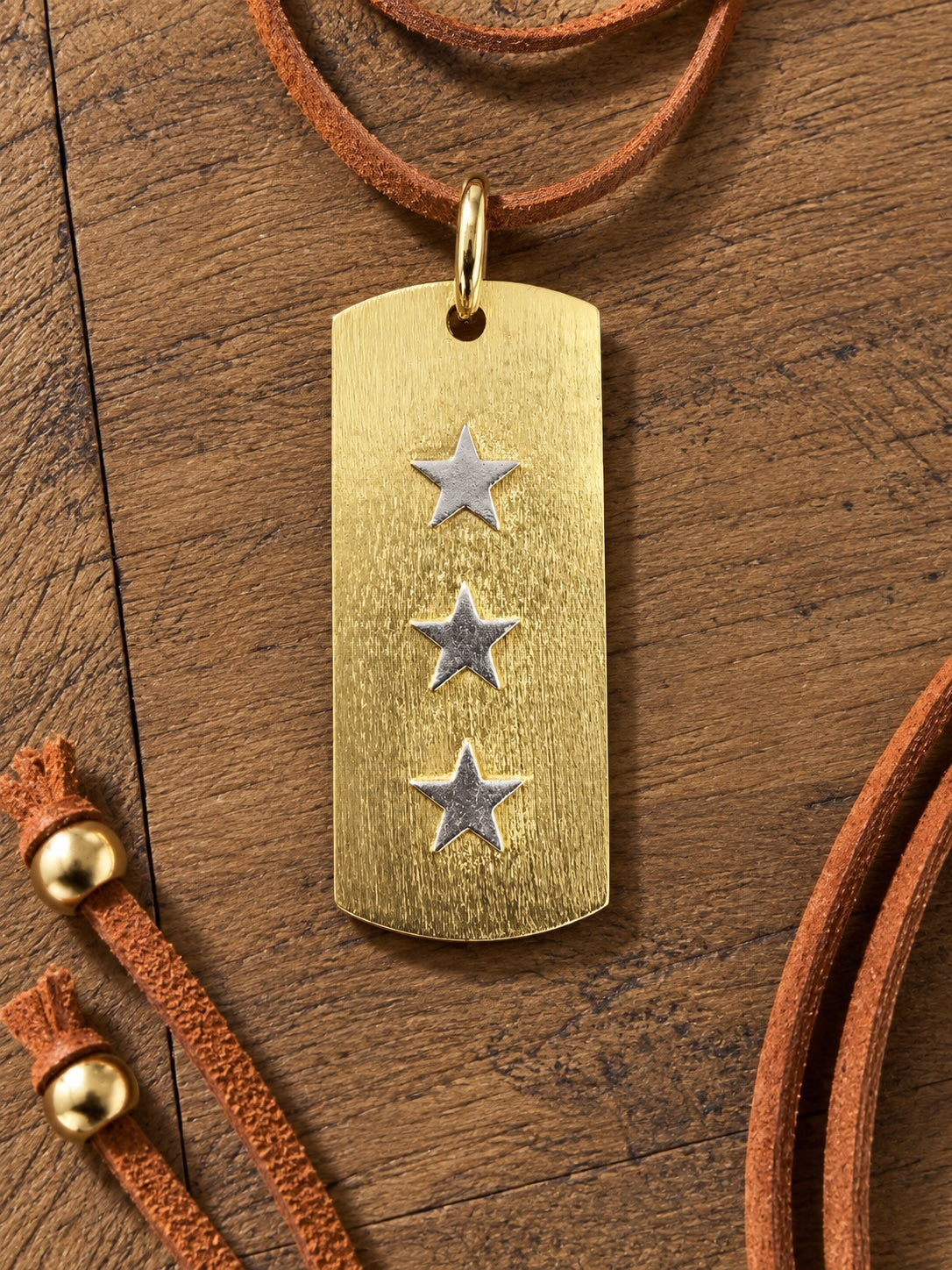 Collar L gamuza Medalla enchapada en oro